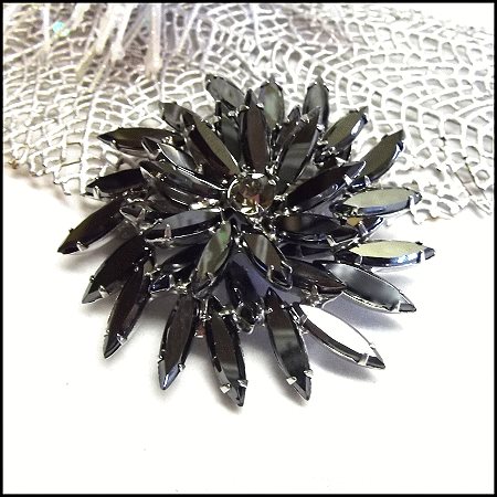 1950s Delizza Elster Juliana Spiral Hematite Vintage Brooch