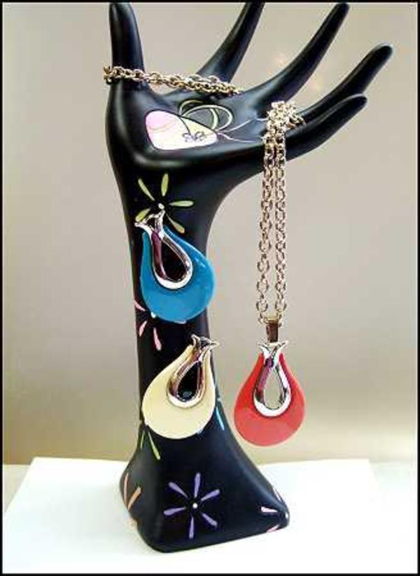 1970s Vintage Patriotic Sarah Coventry Changeable Necklace Set