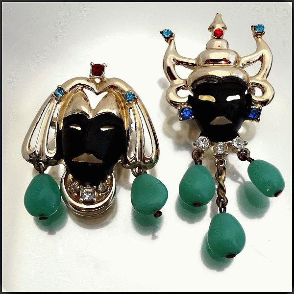 1950s Vintage Oriental Gold Face Mask Pin Set Black w Jade Glass