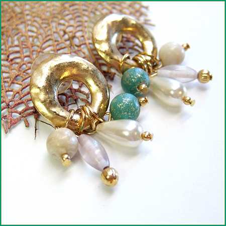 1970s Vintage Gold Hoop Pierced Earrings Petite Pearl Dangles 
