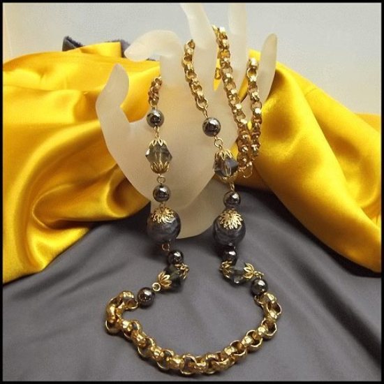 Grey Pearl Long Vintage Necklace Big Gold Book Chain 
