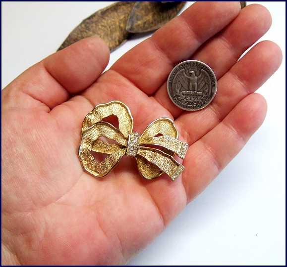 1960s Vintage Bow Pin Satin Gold w Rhinestones 