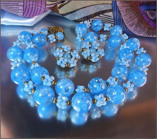 1950s Vintage Flower Necklace w Earrings Blue Crackle Lucite Set