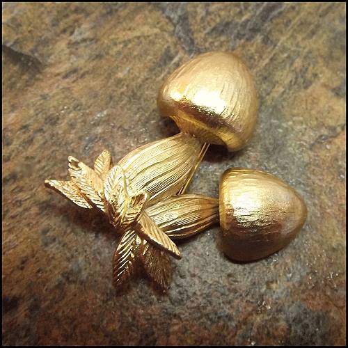 1950s Signed Napier Illusive Gold Mushroom Vintage Brooch