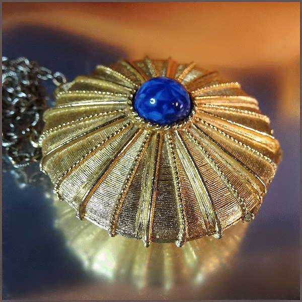 1973 Signed Estee Lauder Gold Empire Solid Perfume Vintage Pendant Necklace