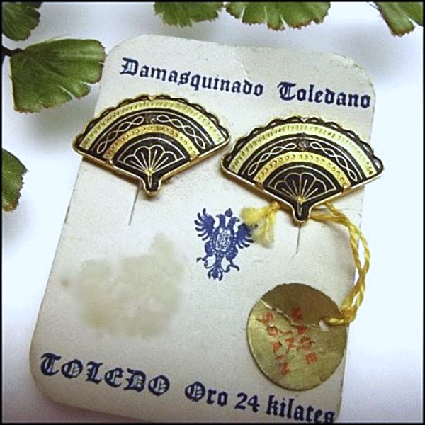 1950s Vintage Gold Earrings 24kt GP Gold Spanish Damascene Fans w Org Card