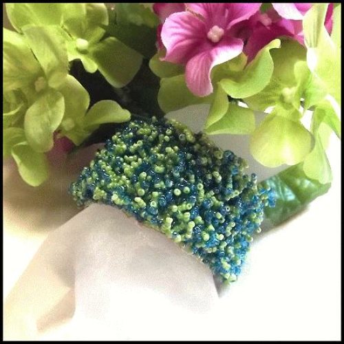 1980s Tropical Blue n Green Seed Bead Vintage Cuff Bracelet