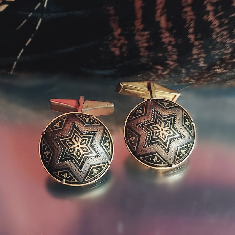 1950s Damascene 14kt Gold Etched Six Point Star Button Vintage Cufflinks
