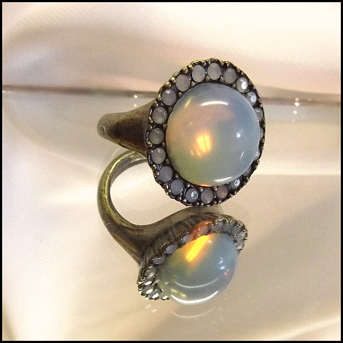 Authentic 1950s Vintage Opal Glass Moonstone Ring