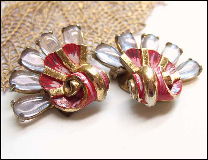 1930s Art Deco Dress Clips Camphor Glass Sea Shell Pair