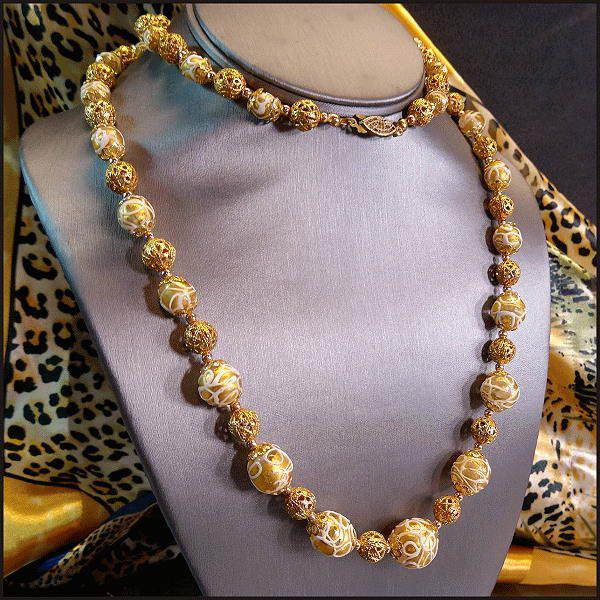 1950s RARE Italian Wedding Cake Necklace w Gold Beads