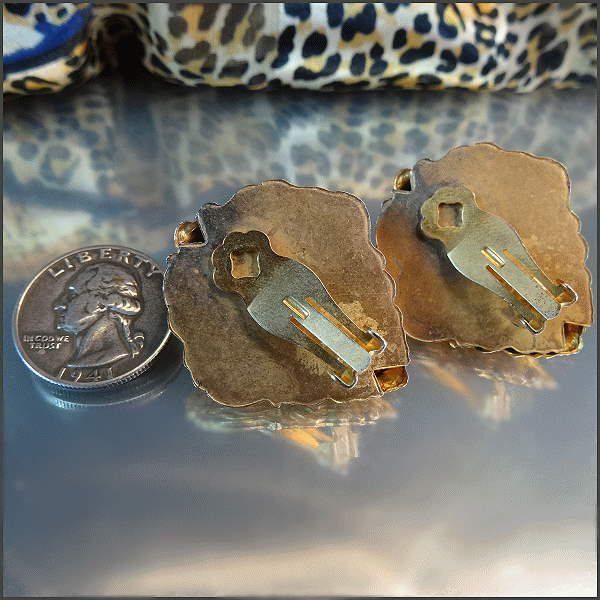 1970s Satin Gold Lion Heads Vintage Clip Earrings