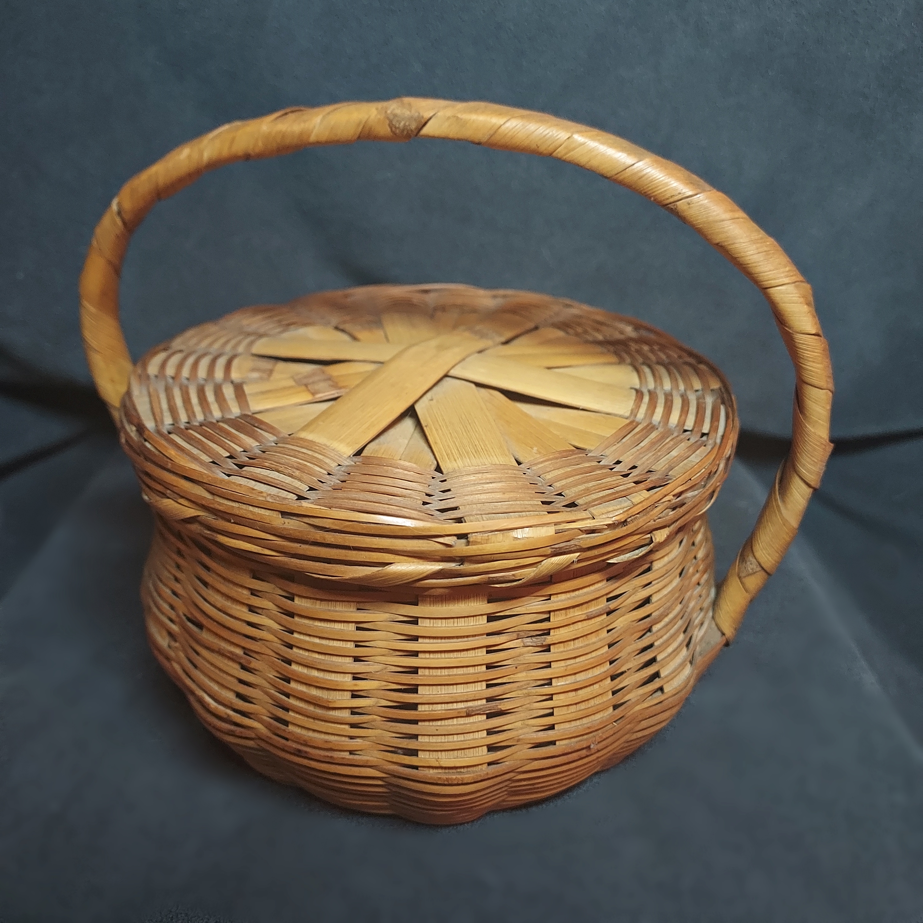 Mid Century Squatty Round Bamboo Lidded Vintage Basket