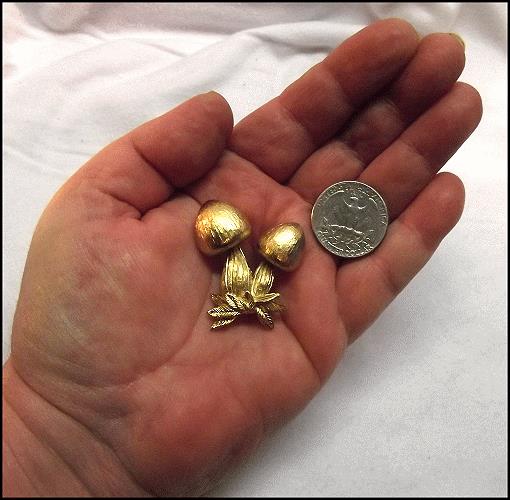 1950s Signed Napier Illusive Gold Mushroom Vintage Brooch