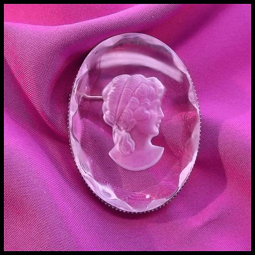 1950s German Intaglio Crystal Cameo Vintage Brooch