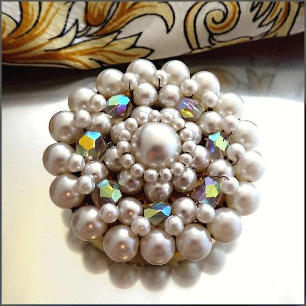 1960s Vintage Big Pearl Brooch w Crystals Round Flower 