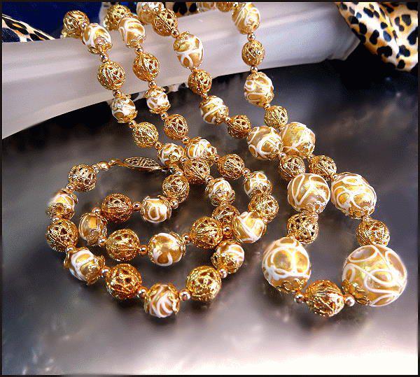1950s RARE Italian Wedding Cake Necklace w Gold Beads