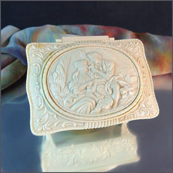 1960s Cream Vintage Jewelry Box Romantic Cameo Scene