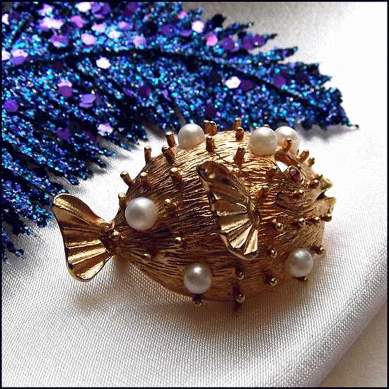 1960s Vintage Gold Porcupine Puffer Fish Pearl Brooch Signed NAPIER 