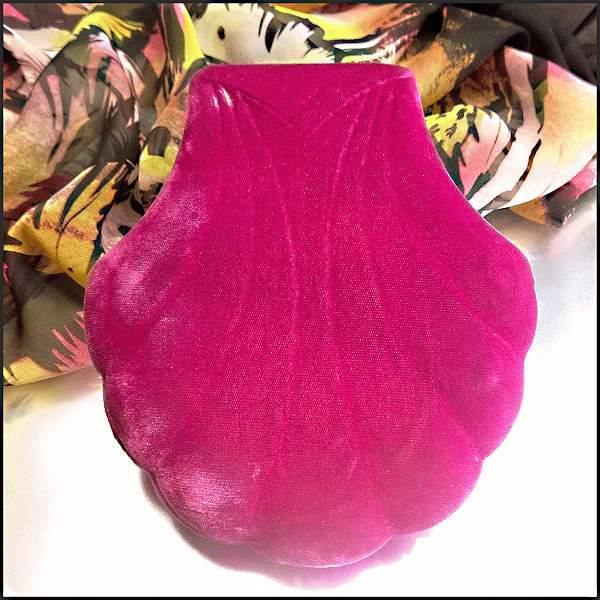 1960s RARE Signed Marvella Hot Pink Velvet VIntage Pearl Necklace Case