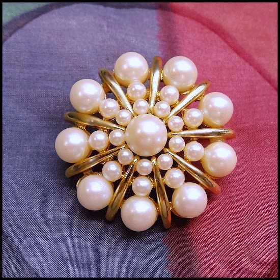 1960s Vintage Pearl Pin Modern Cultured Pearl Gold Spiral Brooch