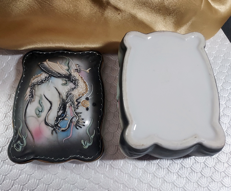 1930s Dragonware Dresser Box Japanese Moriage Porcelain