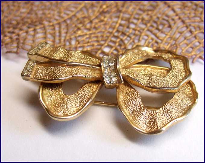 1960s Vintage Bow Pin Satin Gold w Rhinestones 