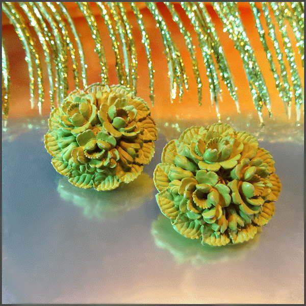 1950s Apple Green Celluloid Flower Vintage Clip Earrings