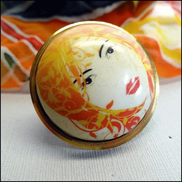 Retro Ladies Ring Big Mod Lady Face 1960s Jewelry