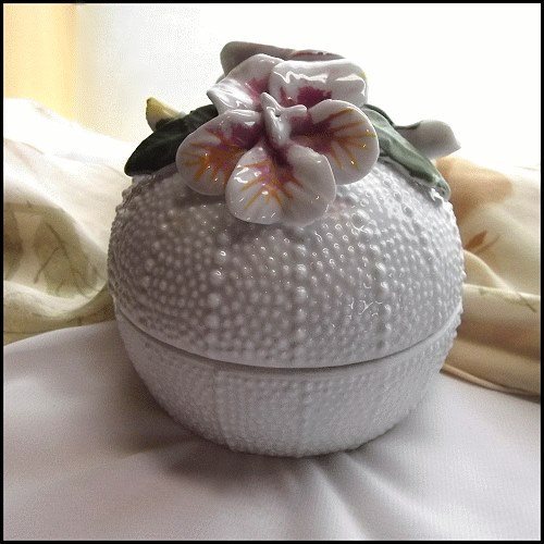 Majolica Style Porcelain Vintage Jewelry Box