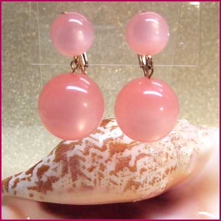 1950s Pink Moonstone Lucite Bauble Vintage Clip Earrings