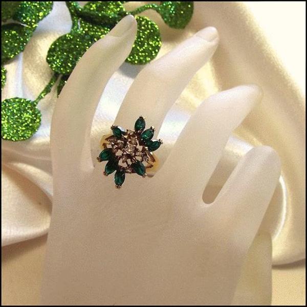 Emerald Cocktail Ring Vintage Leaf Design 1970s Jewelry