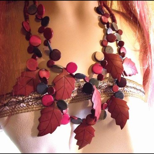 1980s Vintage Wood Necklace Costa Rican Tropical Hardwood Leaf Design