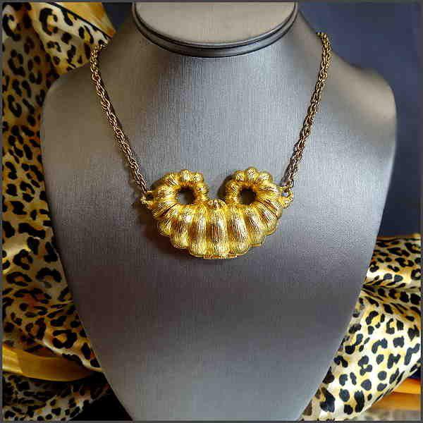 1972 Signed Estee Lauder Vintage Necklace Gold Crescent Solid Perfume 