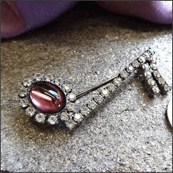 1940s Vintage Music Note Pin Purple Glass w Rhinestones 