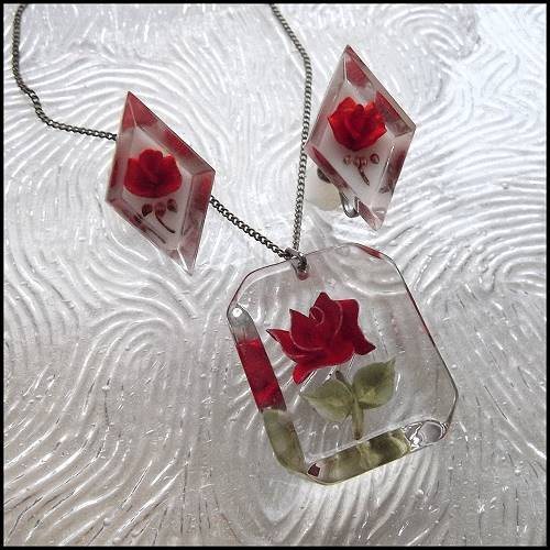 1950s Red Roses Carved Lucite Necklace w Earrings