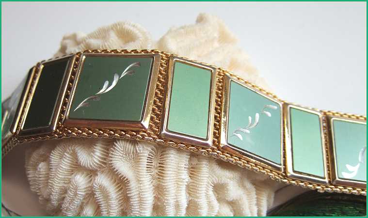 1950s Anodized Green Engraved Vintage Gold Panel Bracelet