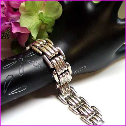 1960s Silver Tank Tracks Retro Vintage Bracelet