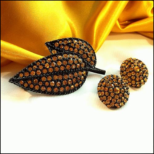 1950s Vintage Pin w Earrings Florenza Black Japanned Leaves w Citrine Rhinestones Set