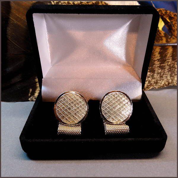 1970s Dante Signed Etched Gold Formal Vintage Cufflinks