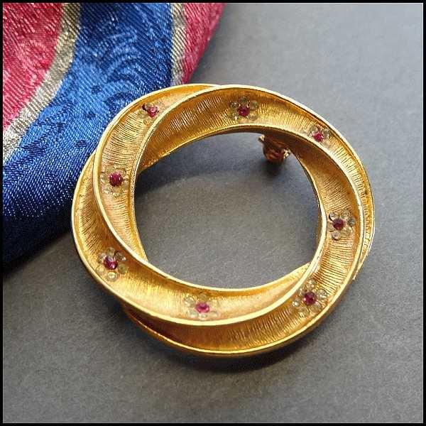 1950s Vintage Circle Pin Gold Ribbon w Red Crystals Signed BSK