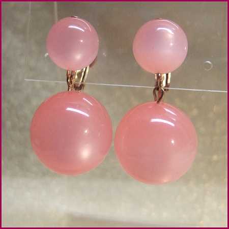 1950s Pink Moonstone Lucite Bauble Vintage Clip Earrings