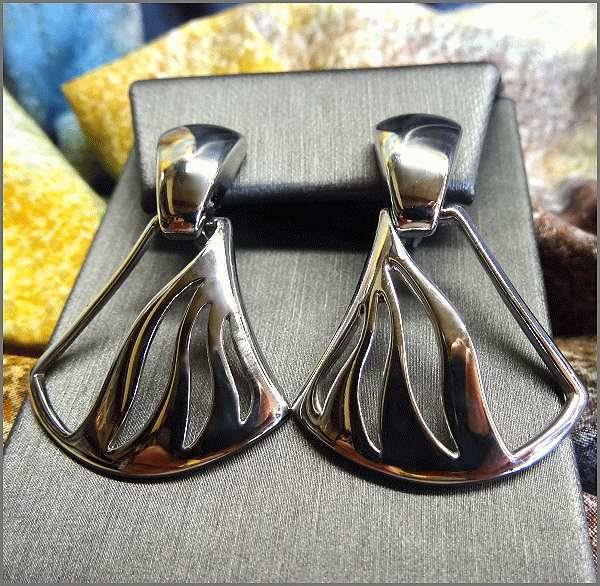 1950s Designer Signed Monet Retro Modern Vintage Clip Earrings