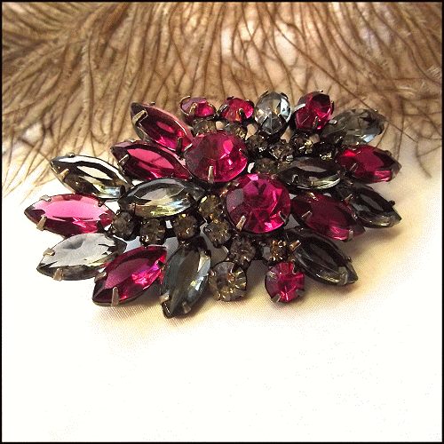 1950s Juliana Pink Grey Crystal Delizza Elster Vintage Brooch