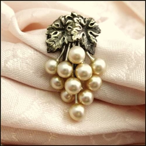 1920s Antique Art Nouveau Pearl Dress Clip w Silver Leaves 