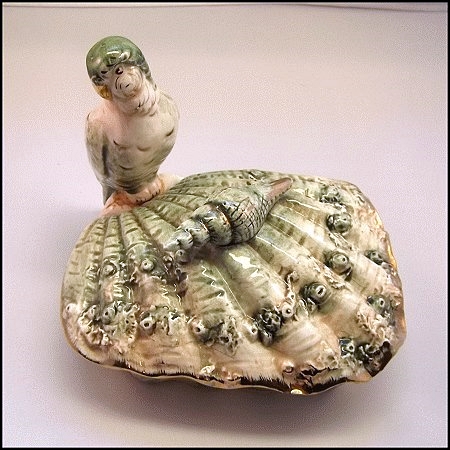 1960s Vintage Jewelry Box Majolica Style Shells w Parakeet