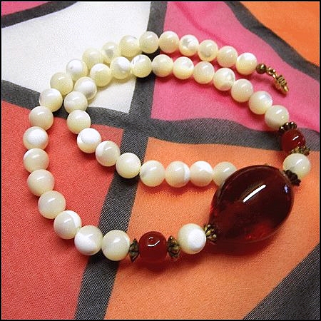 1960s Rare Mother of Pearl Shell Carnelian Glass Vintage Necklace