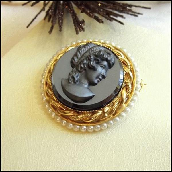 1950s 12kt GF Gold Black Glass Pearl Vintage Cameo Brooch