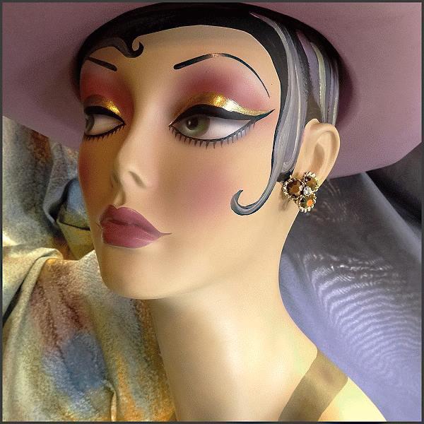 1950s Vintage Clip Earrings Gold Aurum Rhinestones 