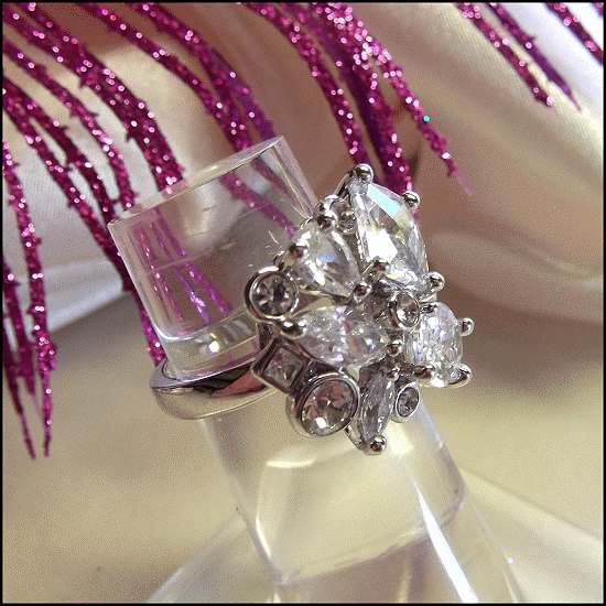 1980s Vintage CZ Diamondesque Big Brilliant Cocktail Ring SZ 7